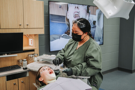 Dental Assisting Image